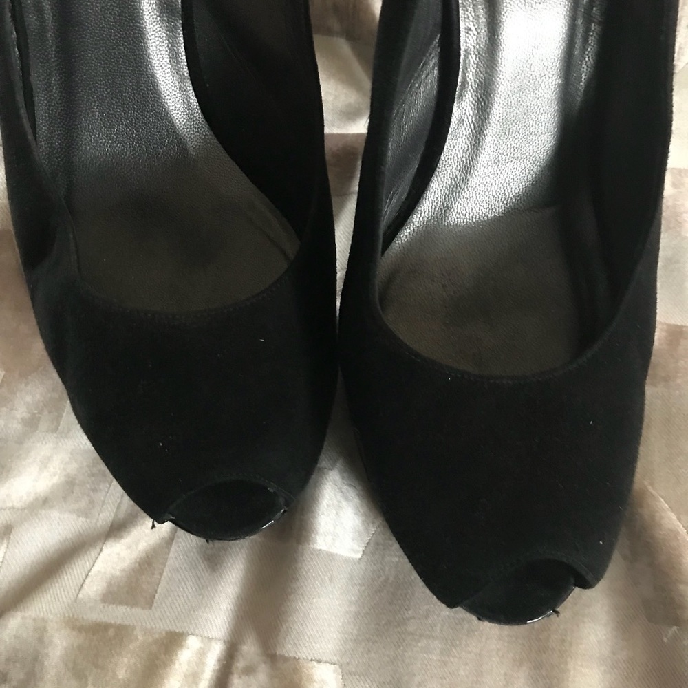 Stuart Weitzman - Picture 7 of 7